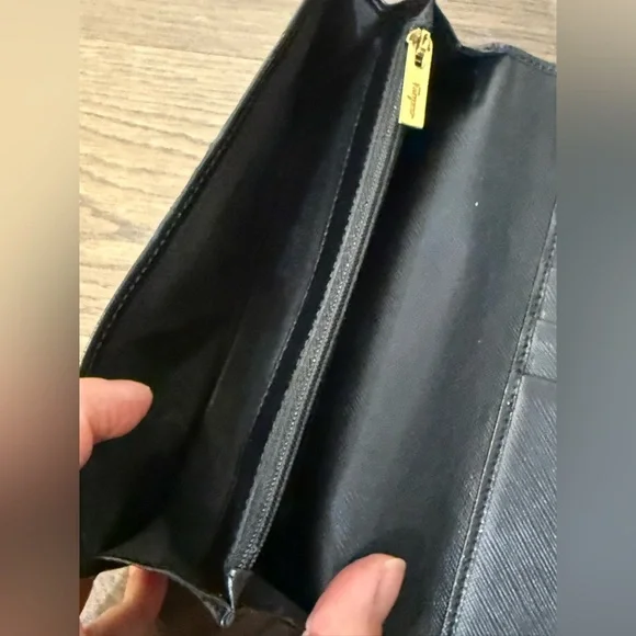 Salvatore Ferragamo Black Vara Bow Long Leather Wallet Clutch - EUC - Picture 7 of 8